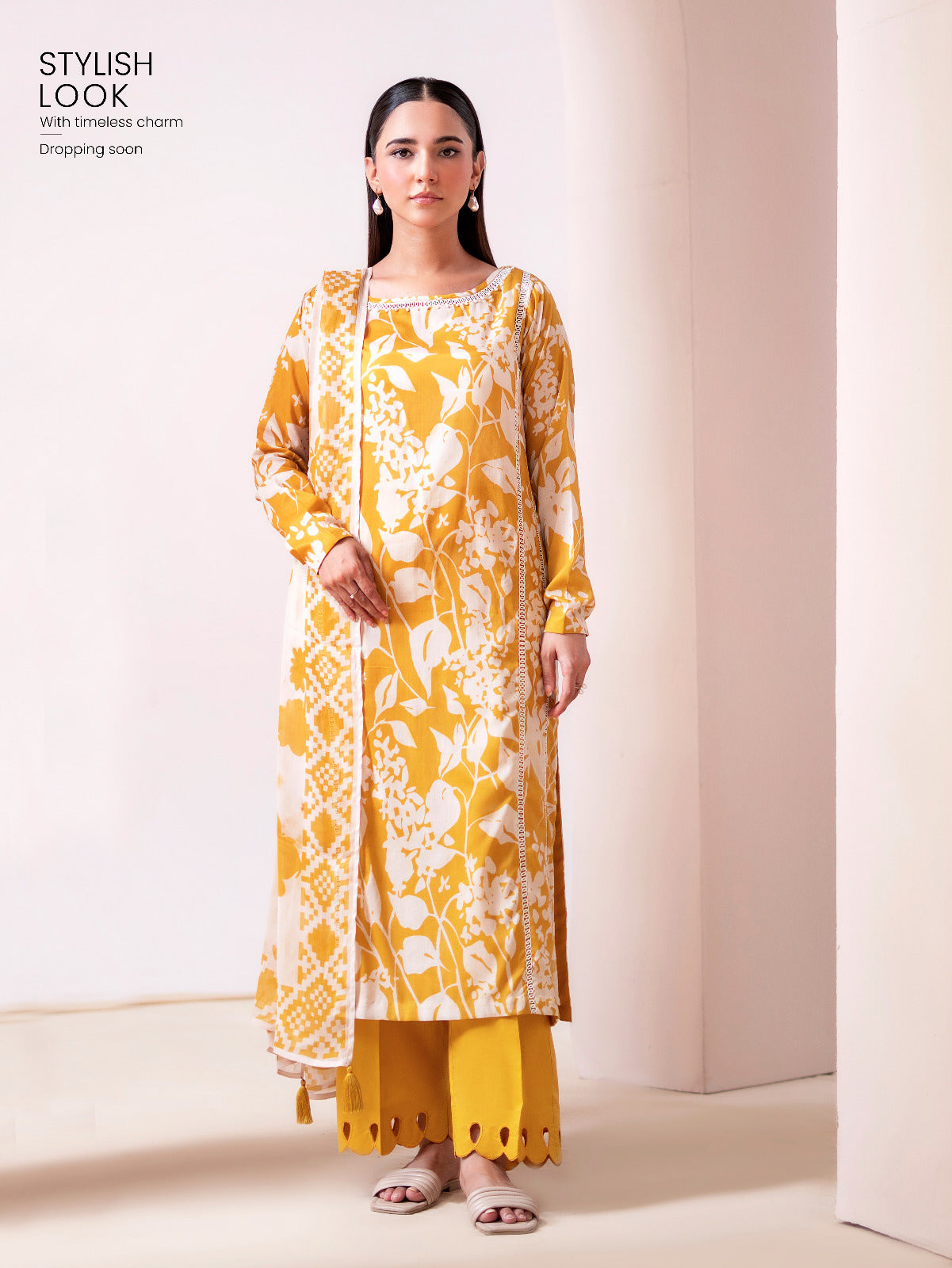 Floreena | Summer Lawn 3PC Digital Printed Suit with Elegant Bamber Chiffon Dupatta