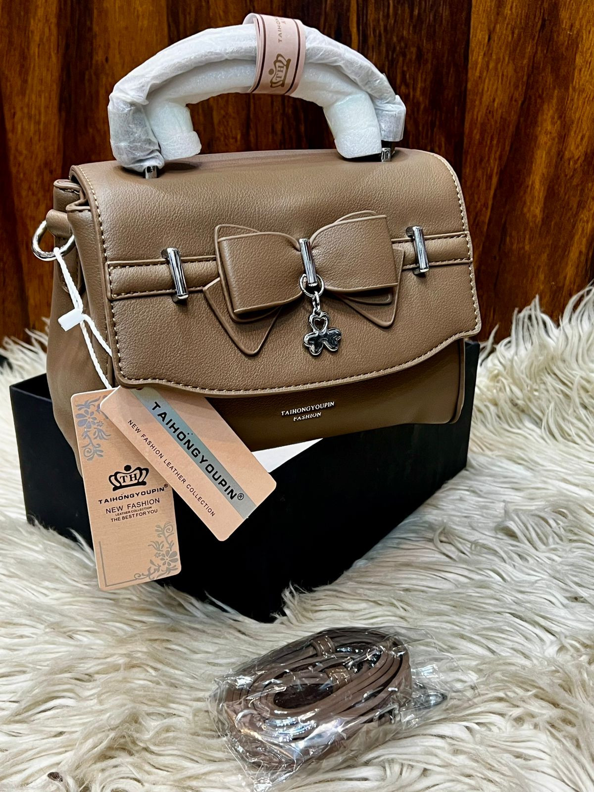 Premium Thaihong Handbag – Stylish & Branded Crossbody Bag