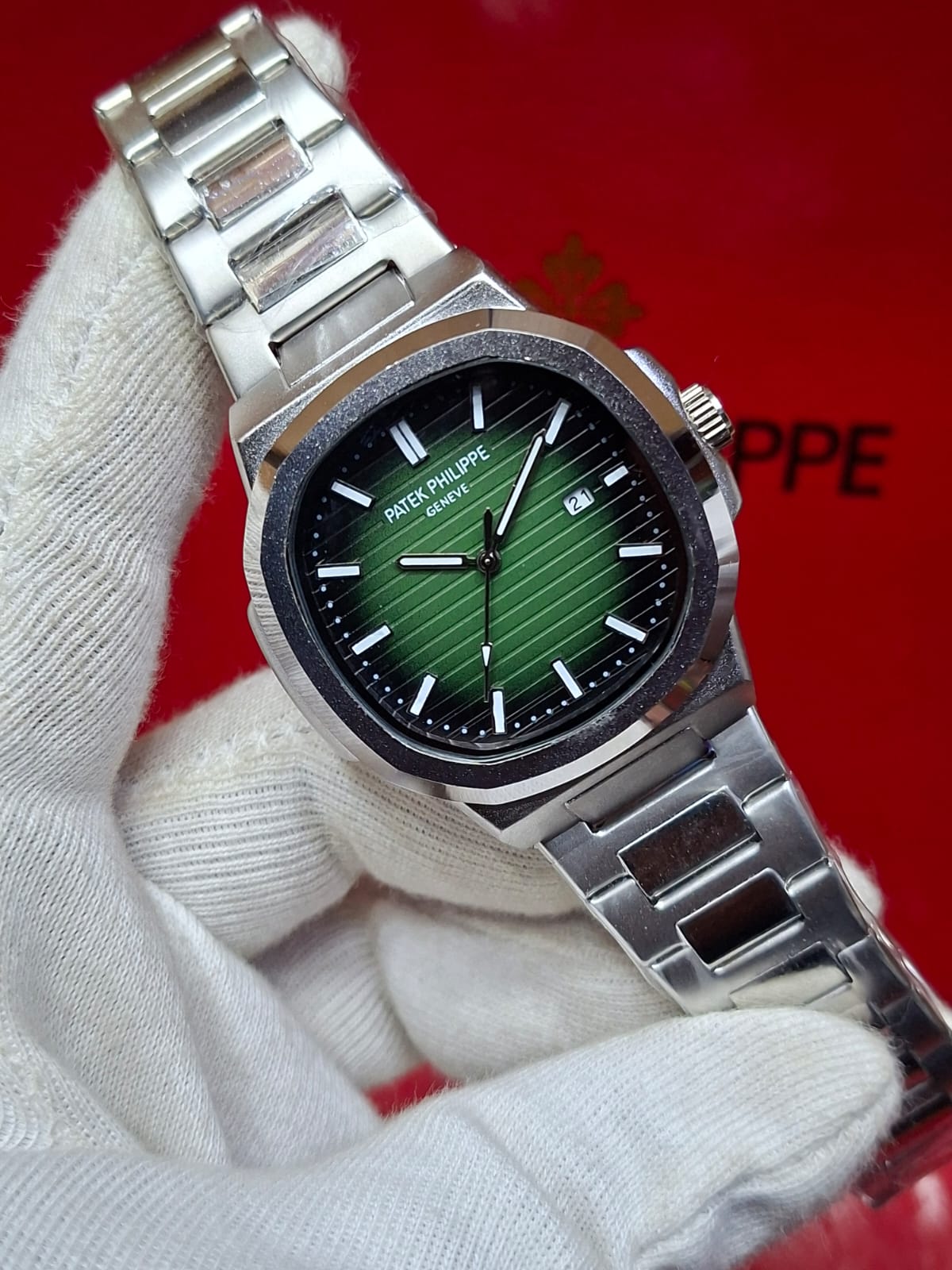 PATEK PHILIPPE Luxury Quartz Watch with Date & Butterfly Lock