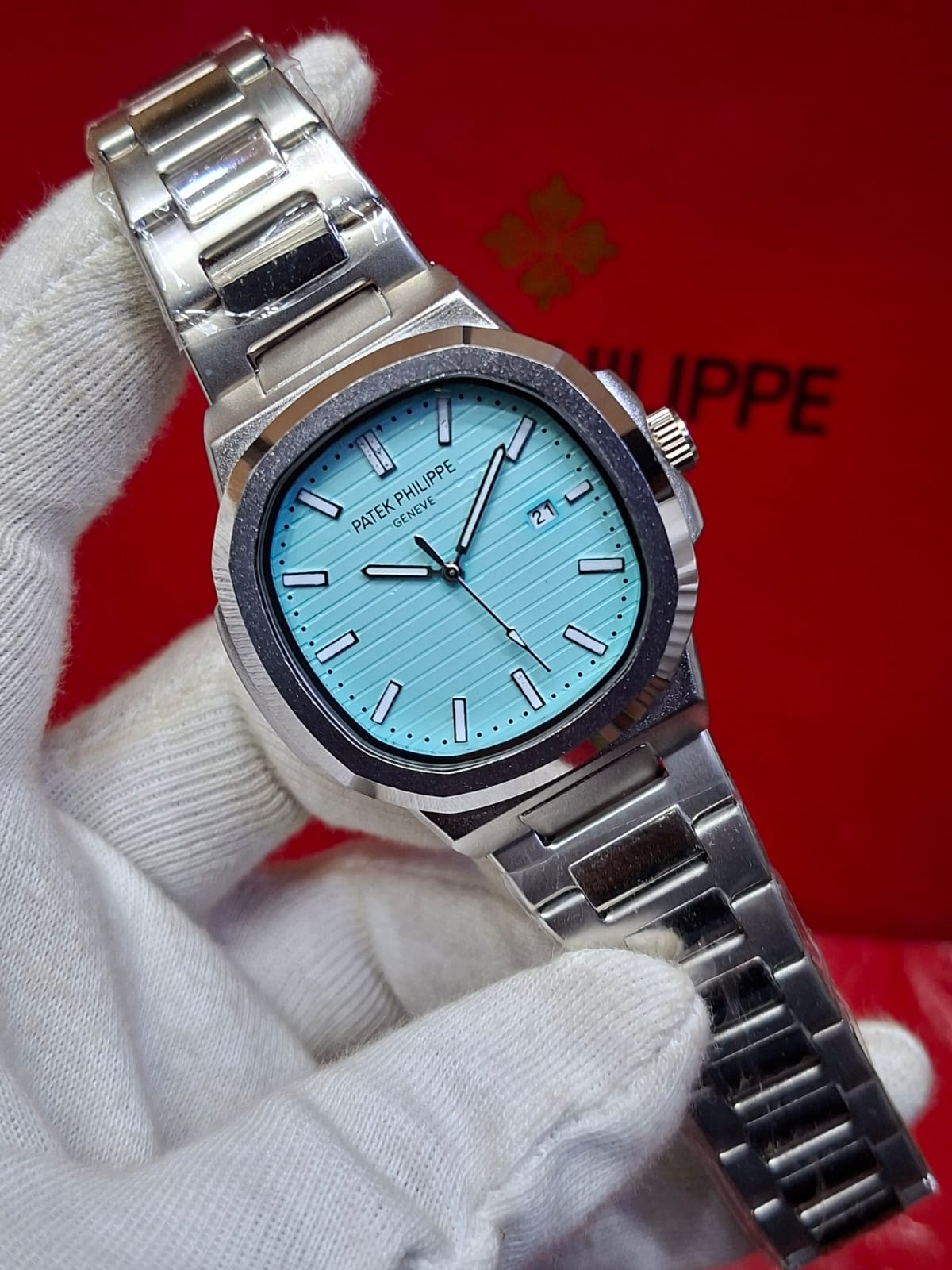 PATEK PHILIPPE Luxury Quartz Watch with Date & Butterfly Lock