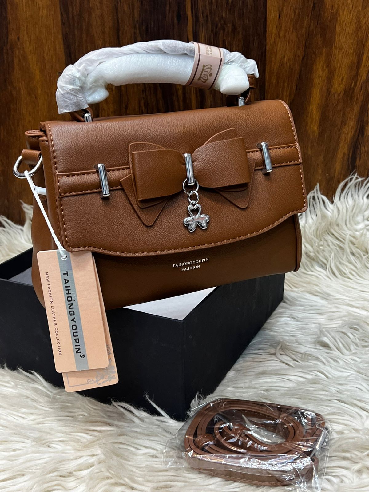 Premium Thaihong Handbag – Stylish & Branded Crossbody Bag