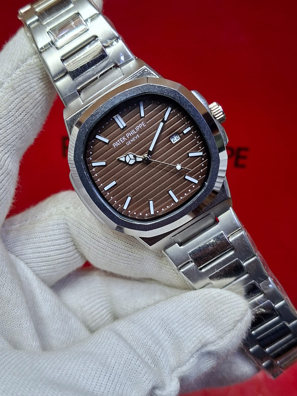 PATEK PHILIPPE Luxury Quartz Watch with Date & Butterfly Lock